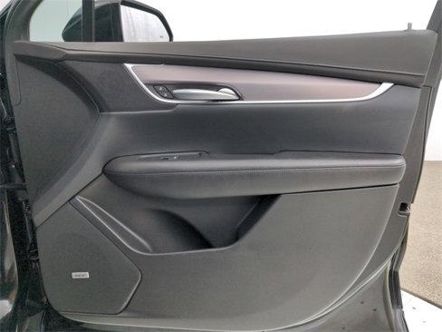 Used 2017 Cadillac XT5 Luxury w/ Driver Awareness Package image 41