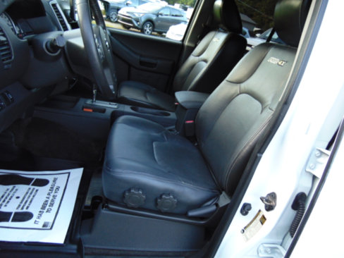 Used 2015 Nissan Xterra PRO-4X w/ Pro-4x Leather Package image 5
