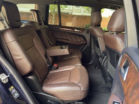 Used 2015 Mercedes-Benz GL 450 4MATIC image 30