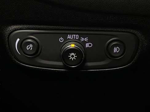 Used 2018 Chevrolet Equinox Premier image 14