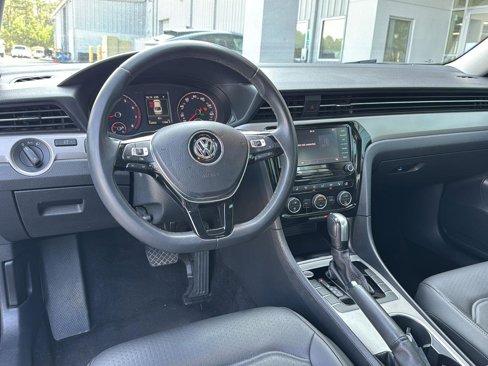 Used 2021 Volkswagen Passat 2.0T SE image 16