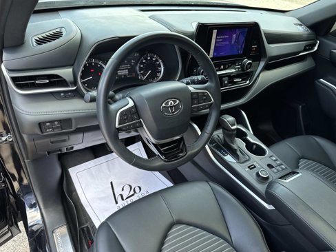 Used 2024 Toyota Highlander XSE image 19