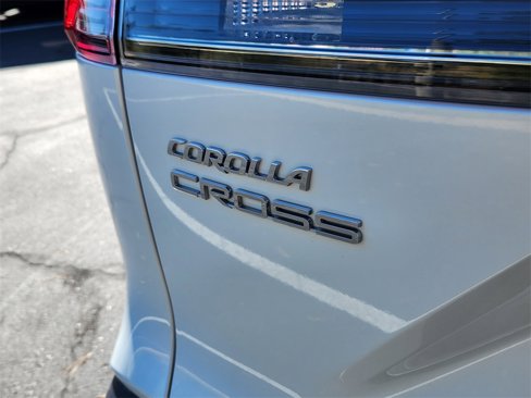 Used 2022 Toyota Corolla Cross XLE image 14