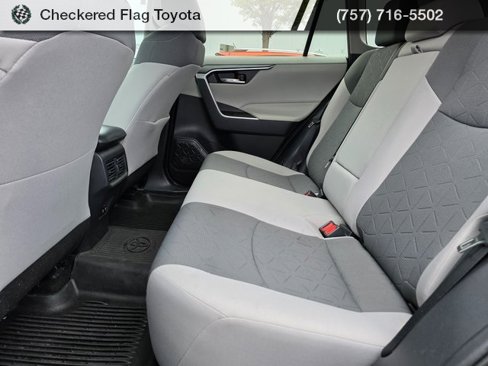 Used 2020 Toyota RAV4 XLE image 20