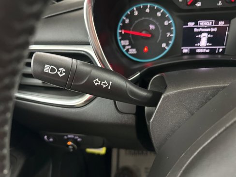 Used 2018 Chevrolet Equinox LT image 39