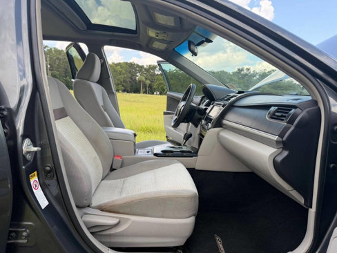 Used 2012 Toyota Camry LE image 9