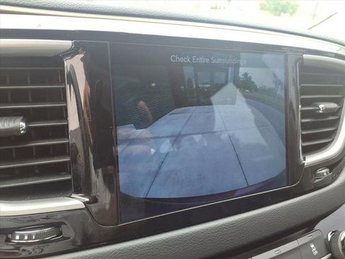 Used 2017 Chrysler Pacifica Touring-L image 19