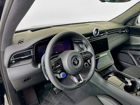 New 2025 Maserati Grecale Modena image 11