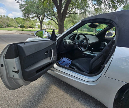 Used 2003 BMW Z4 2.5i image 9