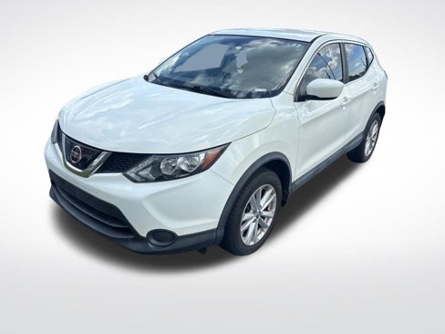 Used 2019 Nissan Rogue Sport S w/ Appearance Package image 2