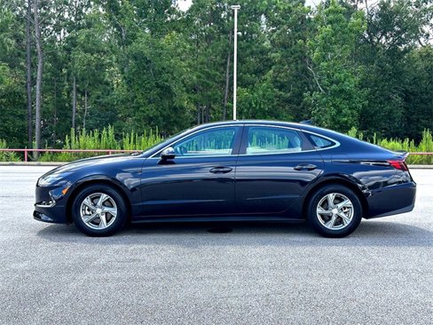 Used 2023 Hyundai Sonata SE w/ Cargo Package image 5
