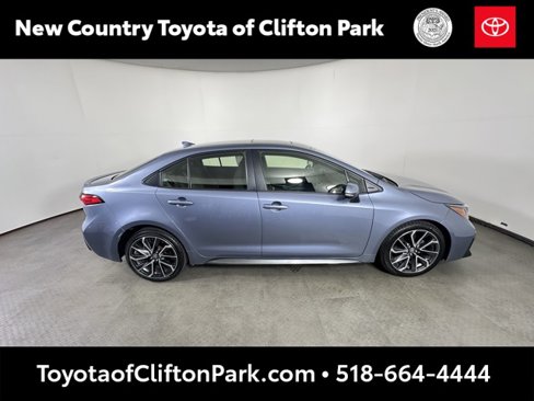 Used 2022 Toyota Corolla SE image 2