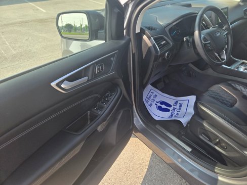 Used 2024 Ford Edge Titanium image 6