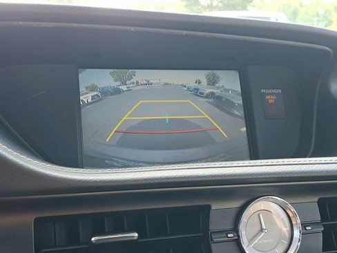 Used 2015 Lexus ES 300h image 21