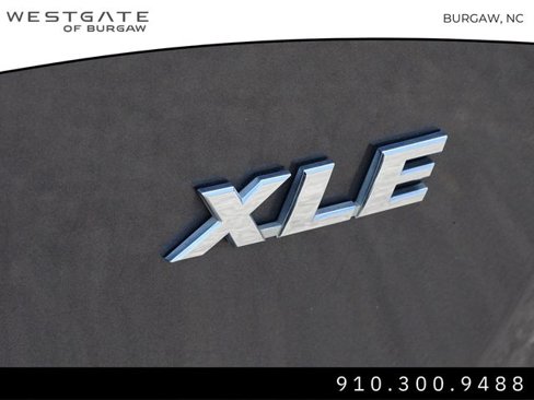Used 2017 Toyota RAV4 XLE image 12