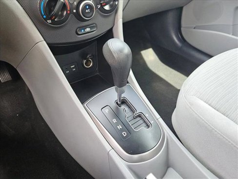 Used 2015 Hyundai Accent GLS image 12