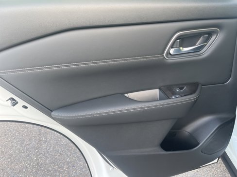 New 2025 Nissan Rogue Platinum image 20