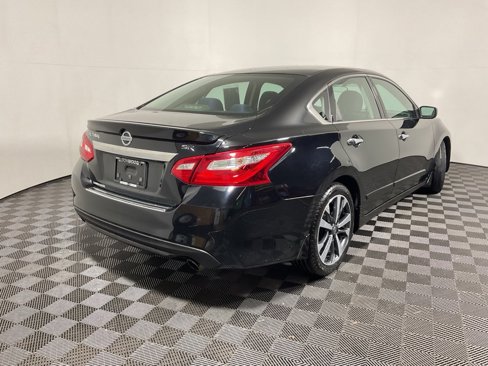 Used 2016 Nissan Altima 2.5 SR image 14