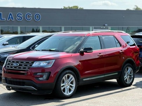Used 2016 Ford Explorer XLT w/ Equipment Group 202A image 36