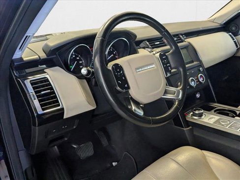 Used 2019 Land Rover Discovery SE image 10