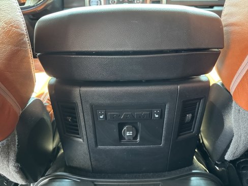 Used 2016 RAM 1500 Laramie image 21