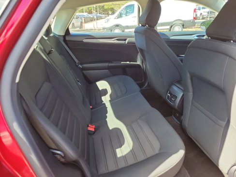 Certified 2020 Ford Fusion SE image 29
