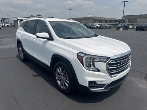 Used 2024 GMC Terrain SLT image 1