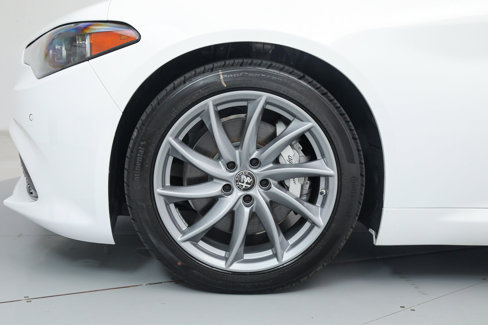 New 2025 Alfa Romeo Giulia w/ Driving Assist Package image 8