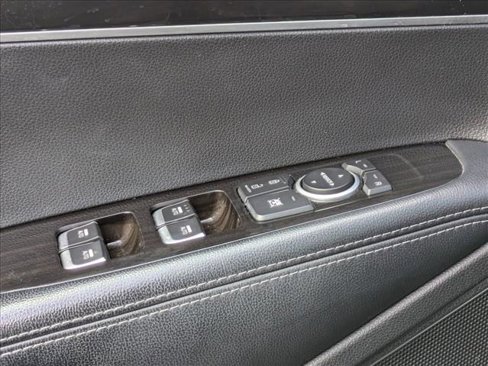 Used 2019 Kia Sorento LX image 2