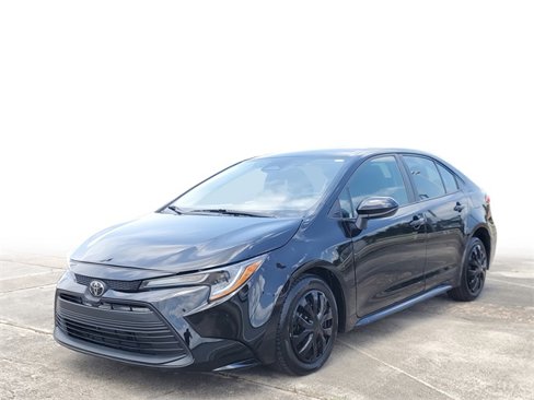 Used 2023 Toyota Corolla LE image 3