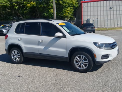 Used 2017 Volkswagen Tiguan S image 11
