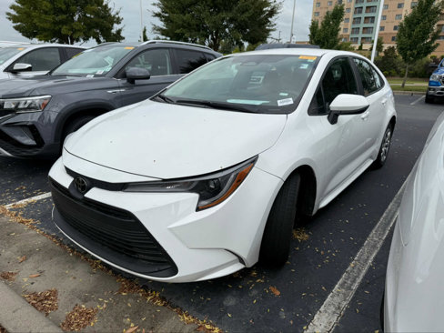 Used 2023 Toyota Corolla LE image 5