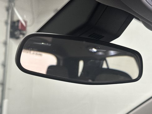 Used 2020 Chevrolet Equinox LS image 30