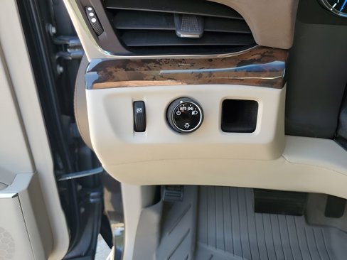 Used 2017 Cadillac Escalade Luxury image 35