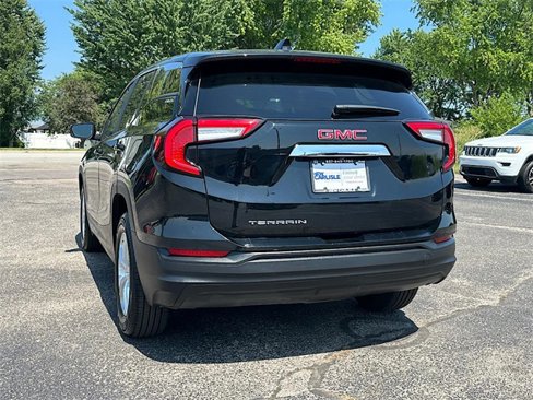 Used 2024 GMC Terrain SLE image 6