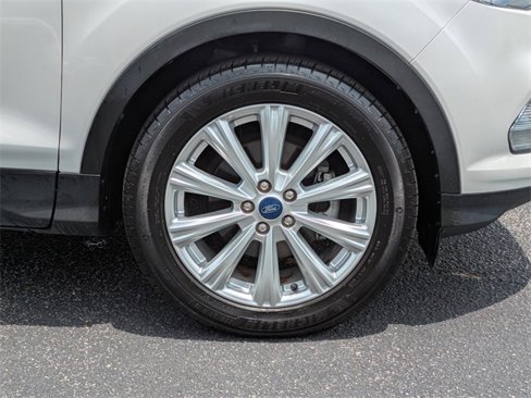 Used 2019 Ford Escape SEL image 11