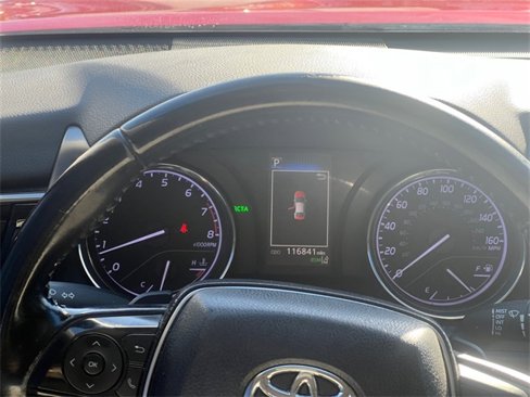 Certified 2019 Toyota Camry SE w/ Convenience Package image 14