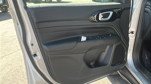 New 2025 Jeep Compass Latitude w/ Altitude Special Edition image 13