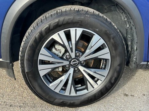 Used 2023 Nissan Rogue SV image 16