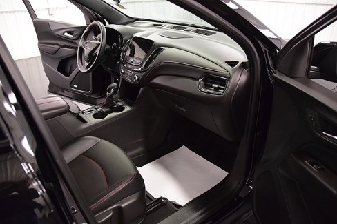 Used 2024 Chevrolet Equinox RS w/ RS Leather Package image 29