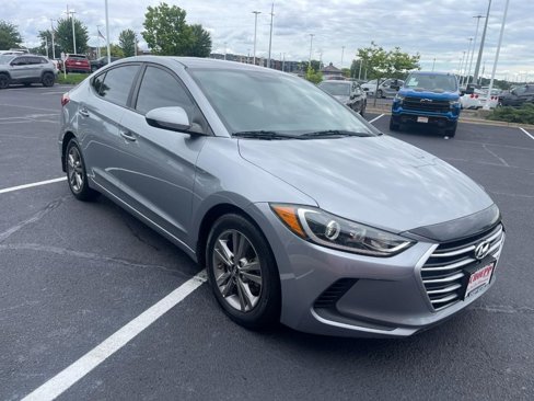 Used 2017 Hyundai Elantra SE image 2