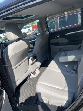 Used 2018 Toyota Highlander XLE image 19