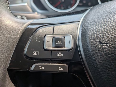 Used 2020 Volkswagen Tiguan SE image 13