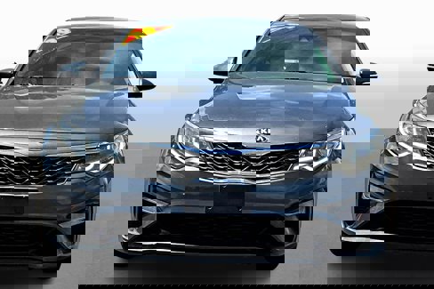 Used 2020 Kia Optima LX image 3
