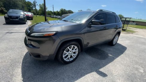 Used 2014 Jeep Cherokee Latitude w/ Comfort/Convenience Group image 4