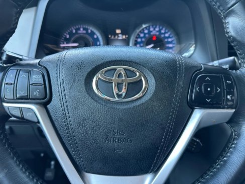 Used 2016 Toyota Sienna XLE image 15