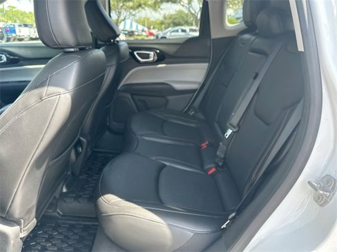 Certified 2022 Jeep Compass Limited image 15