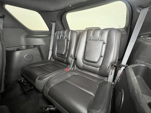 Used 2014 Ford Explorer XLT w/ Equipment Group 202A image 6
