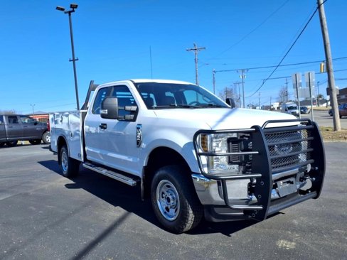 Used 2018 Ford F350 XL image 3