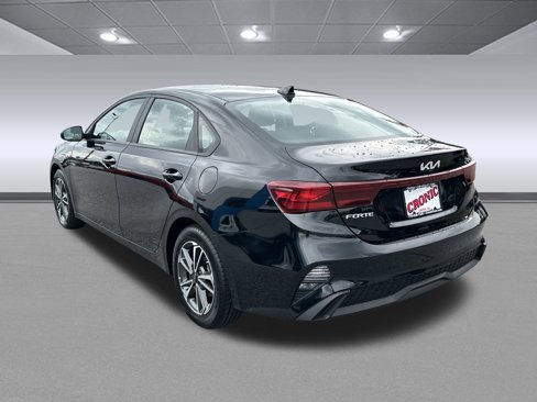 Used 2023 Kia Forte LXS image 5
